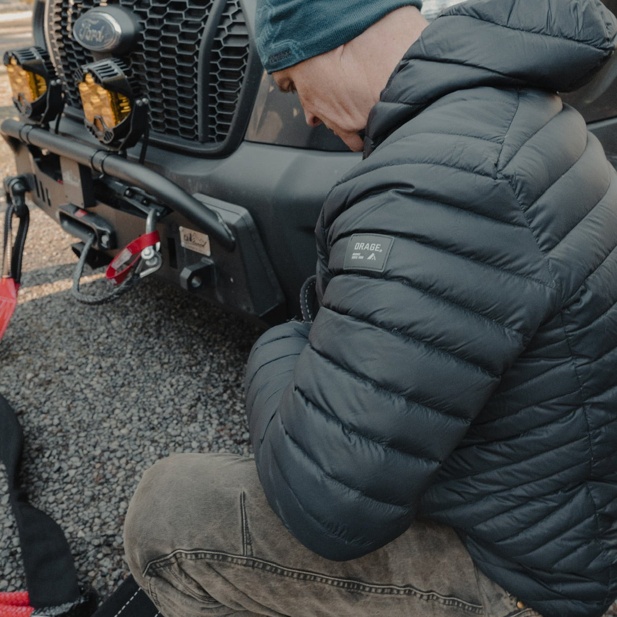 PNW Autumn Trail Driving: Rain, Mud Traction & Self-Recovery Tactics
